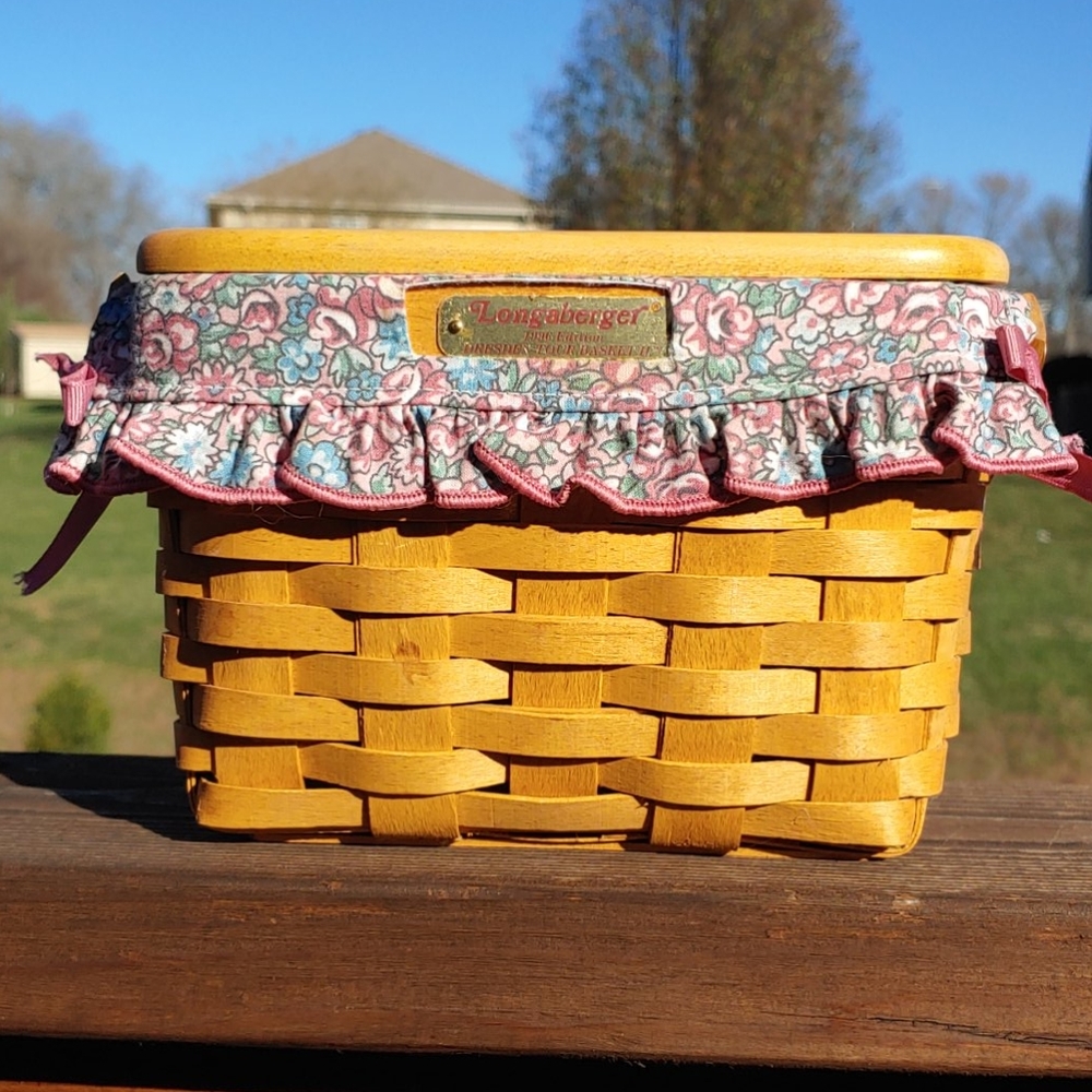 Adorable Longaberger Dresden Basket
